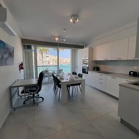 Marina Bay Apartment Marsaskala Exterior photo