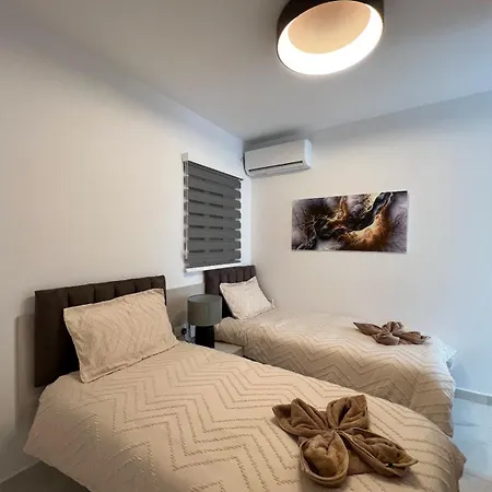Marina Bay Apartment Marsaskala Exterior photo